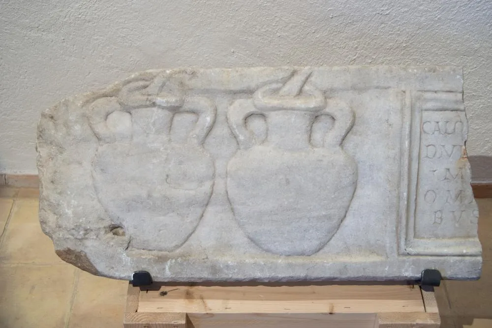 Lastra marmorea di età romana